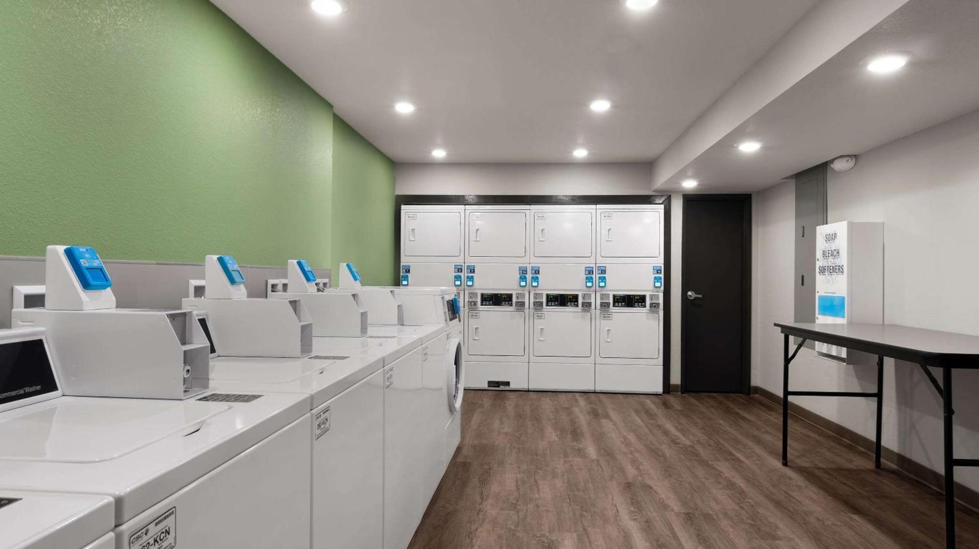 Woodspring Suites กรีลีย์ ภายนอก รูปภาพ